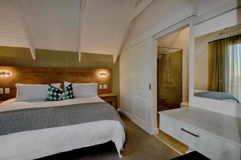 The Shark Bay Villas Langebaan Buitenkant foto
