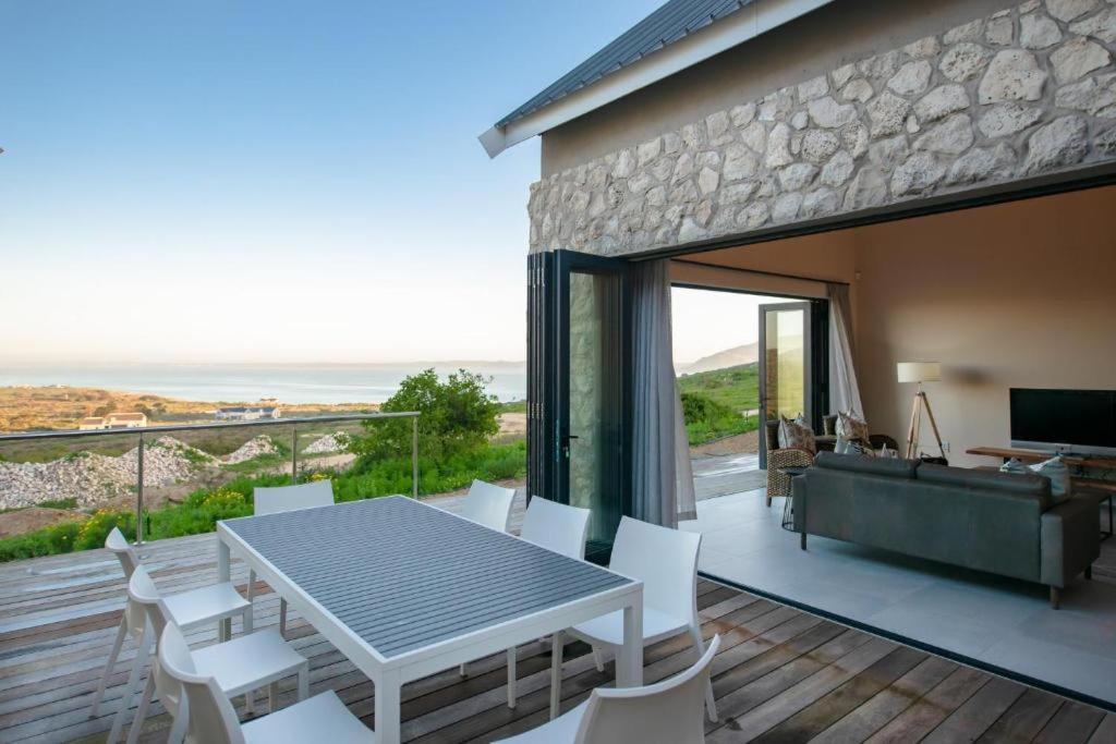 The Shark Bay Villas Langebaan Buitenkant foto