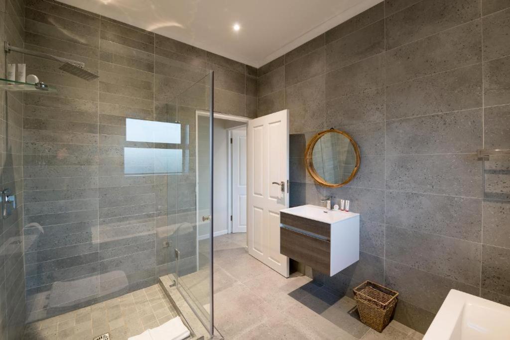 The Shark Bay Villas Langebaan Buitenkant foto